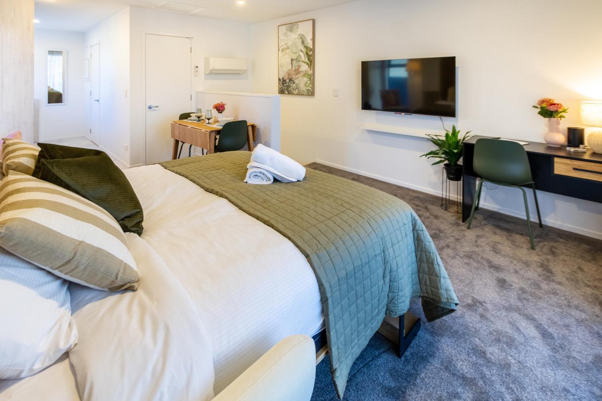 Luxury Studio With Balcony - Close To Supermarket 크라이스트처치 외부 사진