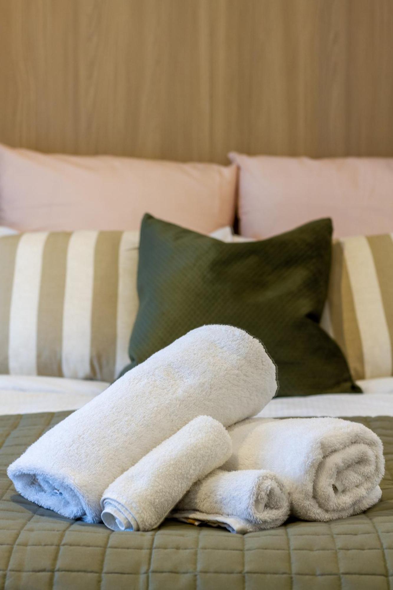 Luxury Studio With Balcony - Close To Supermarket 크라이스트처치 외부 사진