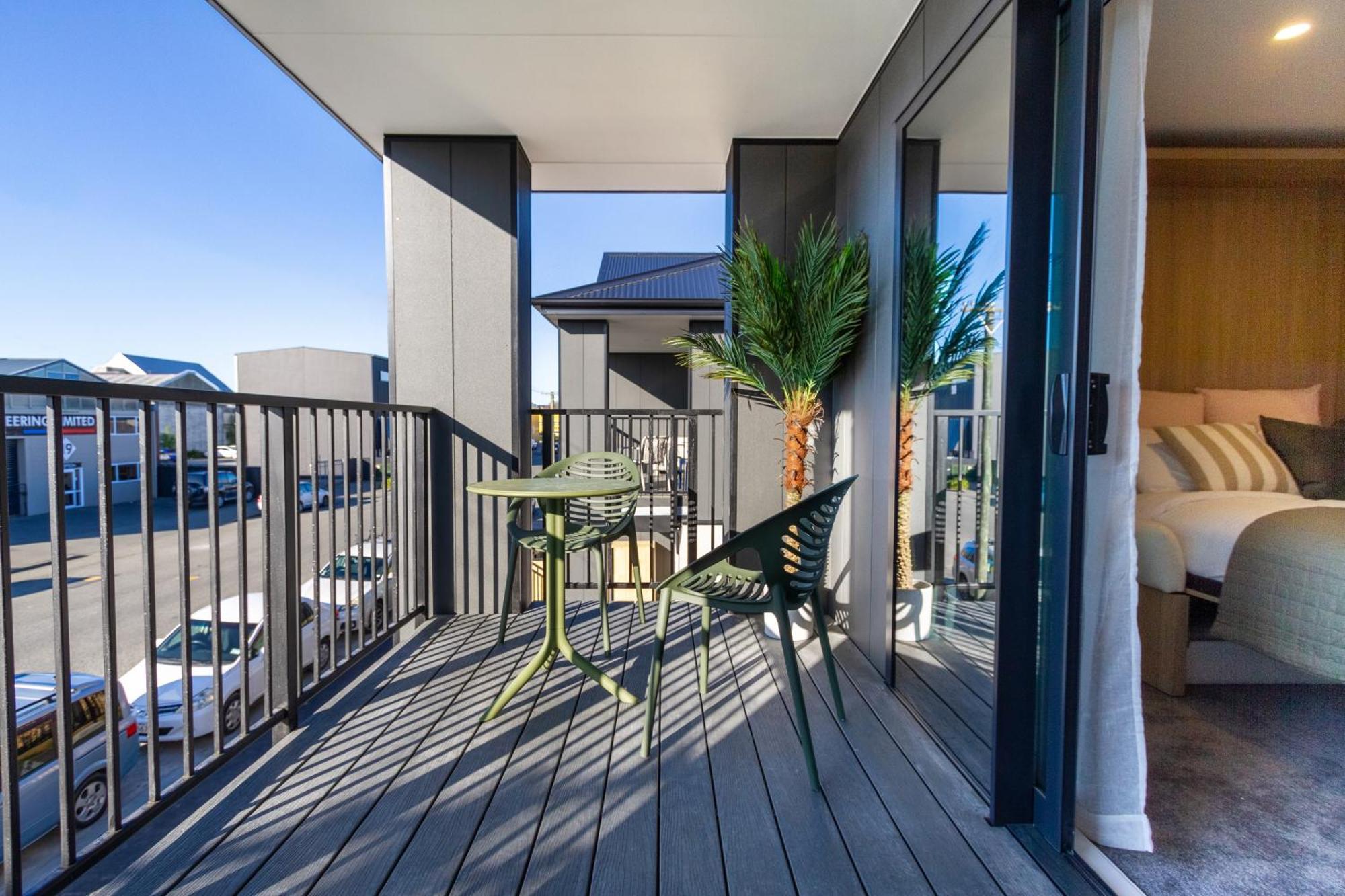Luxury Studio With Balcony - Close To Supermarket 크라이스트처치 외부 사진