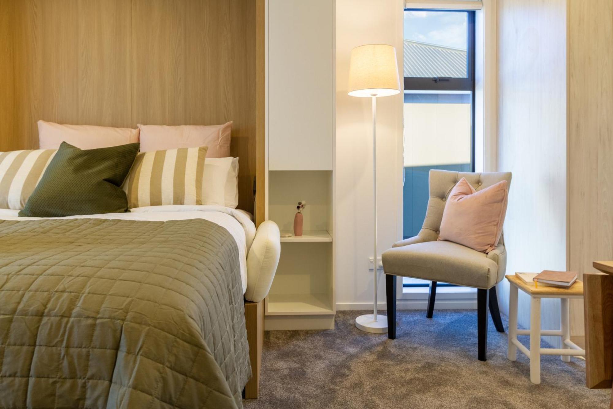 Luxury Studio With Balcony - Close To Supermarket 크라이스트처치 외부 사진