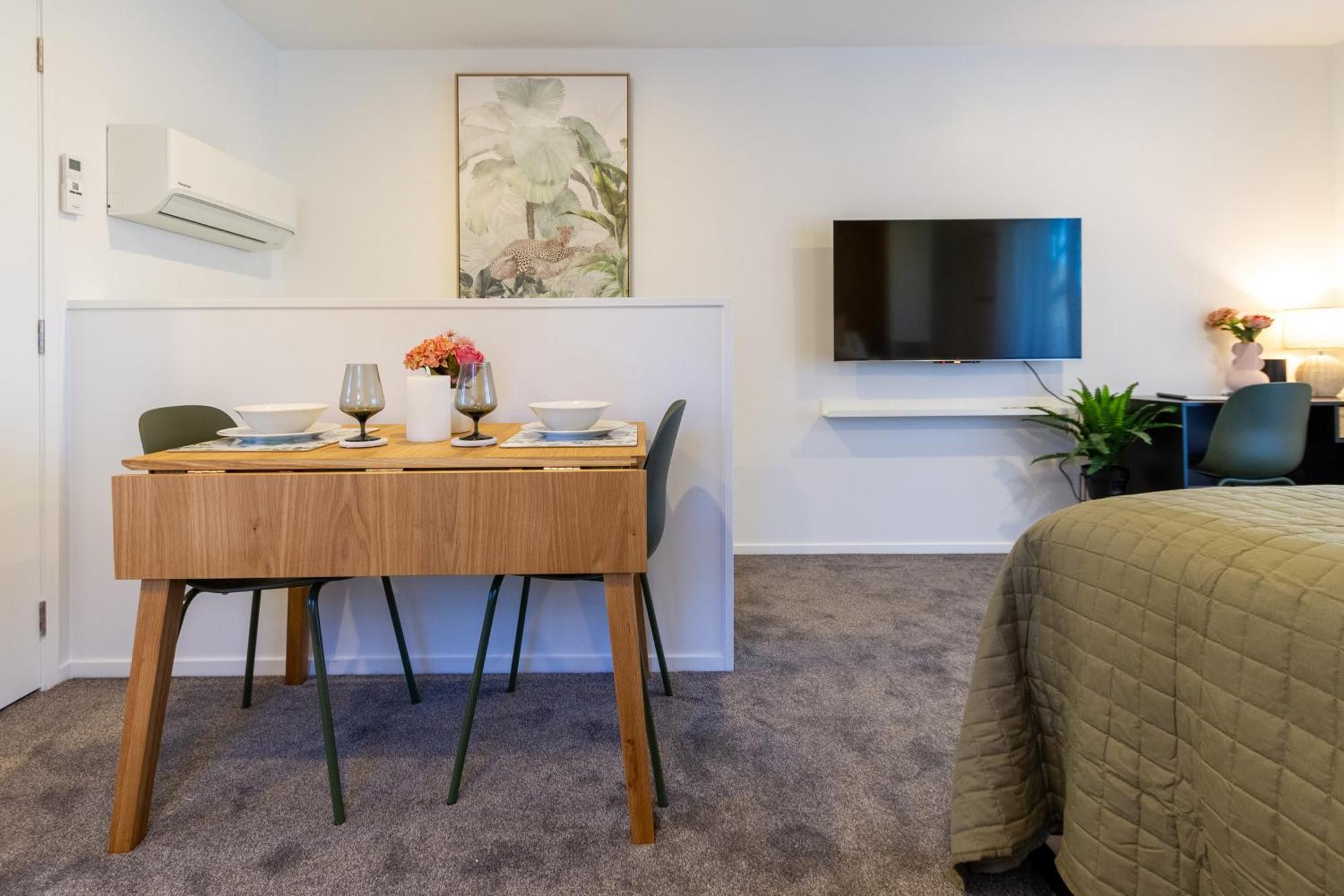 Luxury Studio With Balcony - Close To Supermarket 크라이스트처치 외부 사진