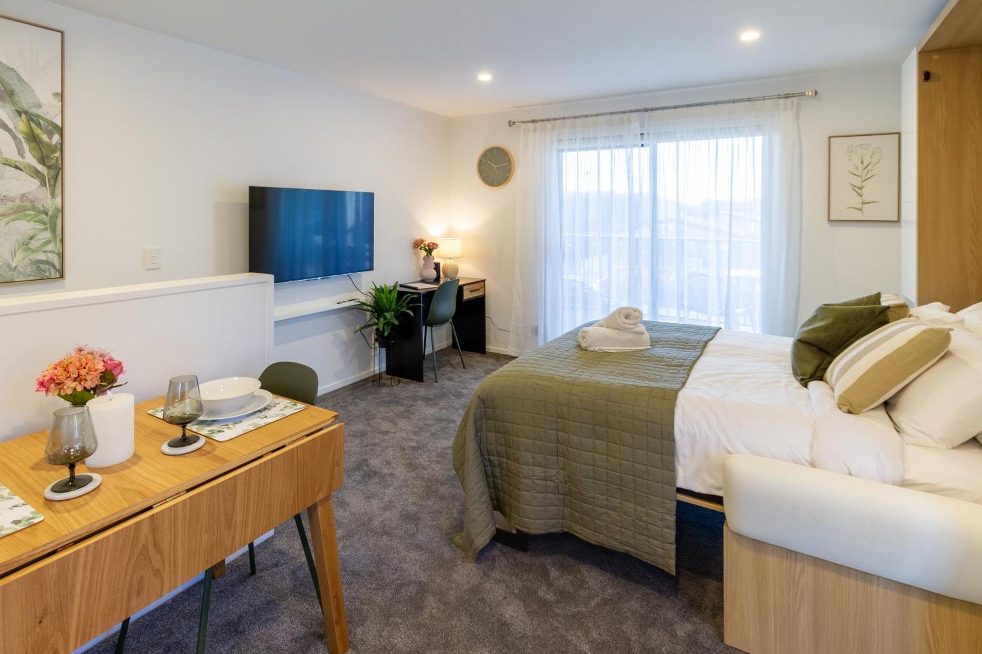 Luxury Studio With Balcony - Close To Supermarket 크라이스트처치 외부 사진